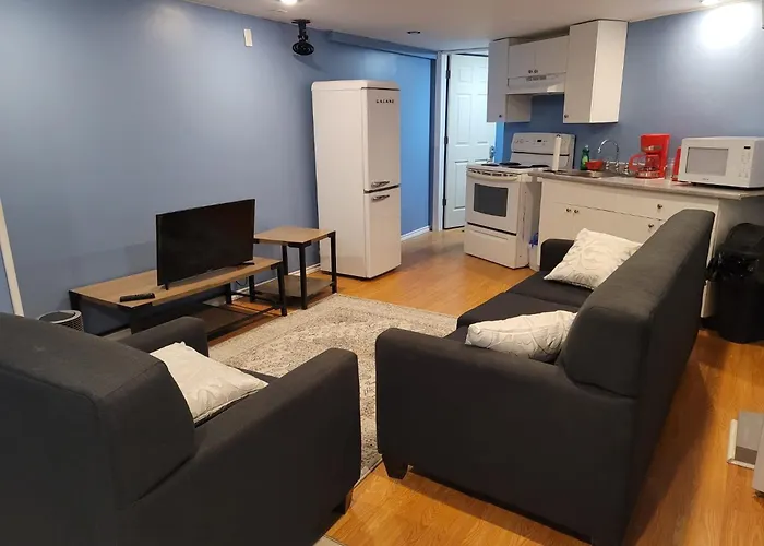 Cosy Basement Apartment On The East Side.