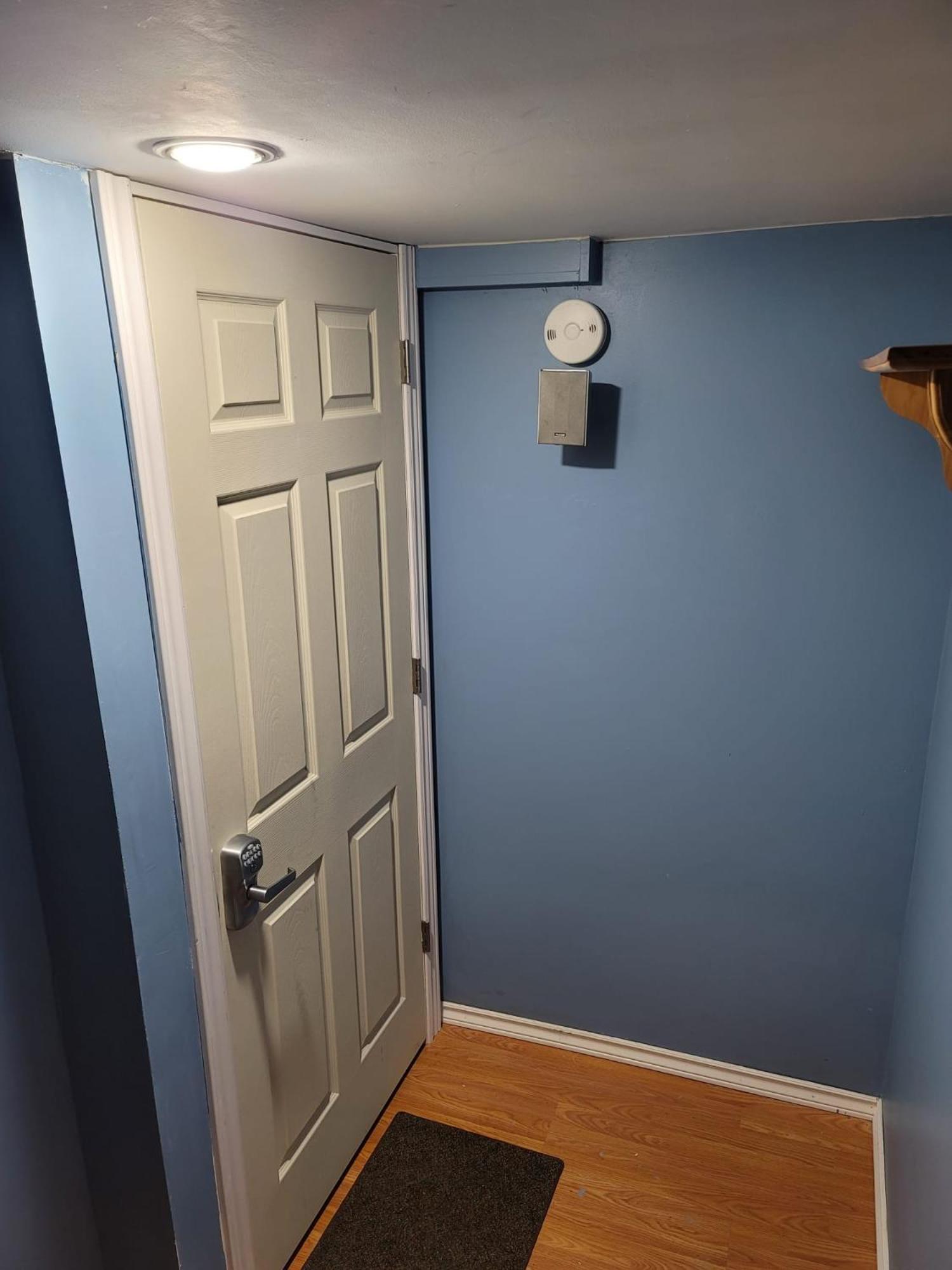 Cosy Basement On The East Side. * Saint-Jean